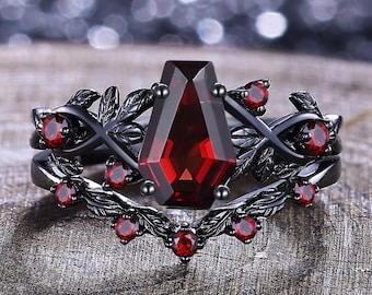 Unique Coffin Garnet Engagement Ring Set Leaf Design Garnet Cluster Ring Gothic Black Gold Stacking Wedding Rings Women Bridal Ring Gift