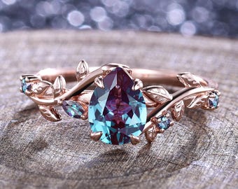 Anillo de compromiso de alejandrita en forma de lágrima de 1,6 ct con forma de rama de vid, inspirado en la naturaleza, con flor de rosa y amatista floral, regalos únicos con la piedra natal de junio.