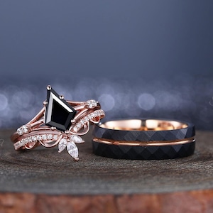 Set di fedi nuziali abbinate per coppie in onice nero vintage, anello in tungsteno abbinato, anello con pietra portafortuna, anello di fidanzamento, anello di promessa per lei