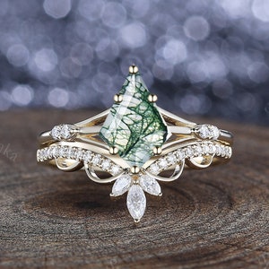 Vintage kite cut green moss agate engagement ring set 14k yellow gold marquise cut moissanite ring for women unique bridal wedding ring set
