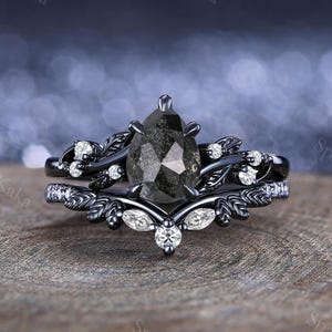 Vintage Gothic Pepper Diamond Engagement Ring Set Unique Moissanite Cluster Stacking Wedding Rings Bridal Ring Set Anniversary Gift For Her