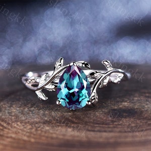 Dainty Alexandrite Ring, Color Change Alexandrite, 925 Solid Silver or 18k Gold, Pear Alexandrite, Wedding Engagement Ring, Gifts for Her