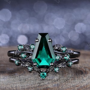 Gothic Smaragd Verlobungsring Set Smaragd Stapelring Weinblatt Ring Einzigartige Frauen Braut Versprechen Hochzeit Band Jahrestag Geschenk