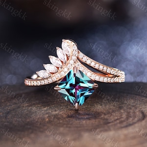 Vintage Unique Princess Cut Alexandrite Engagement Ring, Moissanite Ring, June birthtone, 14k rose gold, Women Unique Ring Gift, Gifts