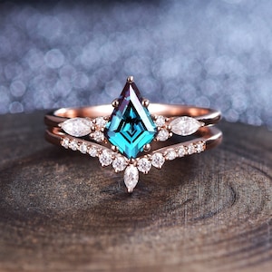 Vintage kite cut Alexandrite engagement ring set 14k rose gold marquise cut moissanite ring for women unique bridal wedding ring set
