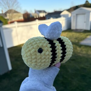 Small Crochet Bumble Bee PATTERN