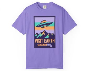 Visit Earth UFO Retro Poster T-Shirt | Space Travel Graphic Tee | UFO Gift
