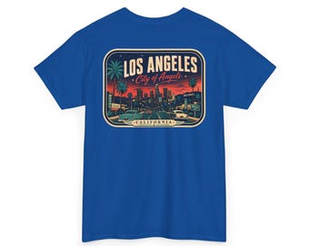 Los Ángeles - Camiseta con etiqueta de equipaje de mediados de siglo / Camiseta retro con el escudo de la ciudad y el horizonte