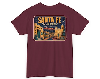 Santa Fe - Camiseta con etiqueta de equipaje de mediados de siglo / Camiseta retro con insignia de ciudad del suroeste
