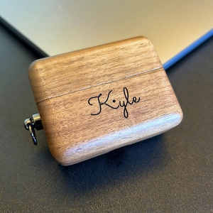 Gepersonaliseerde Bose ultrahouten hoofdtelefoonhoes, oordopjes met sleutelhanger, verjaardagscadeau, cadeau voor haar/hem, cadeau vader