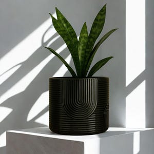 Maceta de cerámica geométrica: textura 3D dorada retro