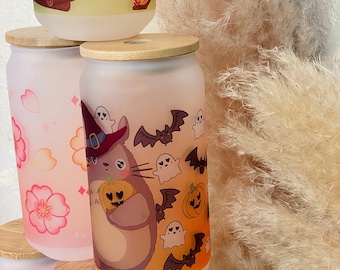 Vaso de vidrio de 18 oz / Anime / Manga / Kawaii / Lindo / Taza de vidrio con tapa / Pajita reutilizable