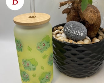 Vaso de vidrio de 18 oz / Anime / Manga / Kawaii / Lindo / Taza de vidrio con tapa / Pajita reutilizable