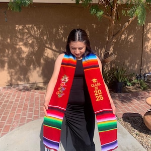 2025 Mexikanische Abschlussfeier sarape Schärpe. Sarape Klasse von 2025 Stola.Floral bestickte Graduierung Schärpe Stola.Mexikanische Estolas. Sarape Schärpe Stola.