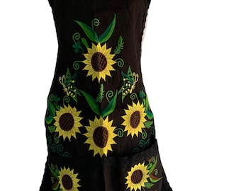 Mexican floral embroidered apron. Mandil bordado. Floral apron. Fiesta apron. Artesanal embroidered apron mandil. Mandil bordado artesanal
