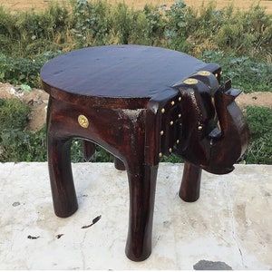 Handgefertigter hölzerner Elefant-Hocker - Vielseitiger Puja-Hocker, Blumentopfständer oder dekorativer Akzent für Wohnzimmer, Schlafzimmer oder Küche 30 cm