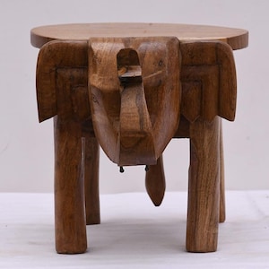 Handgefertigter hölzerner Elefant-Hocker - Vielseitiger Puja-Hocker