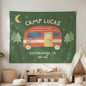 Lager-Geburtstags-Party-Zeichen für Kinder Kundenspezifisches Lager-Geburtstagsdekor Eine glückliche Camper-Geburtstagsfahne personifizierte Lager-Geburtstagsdekoration