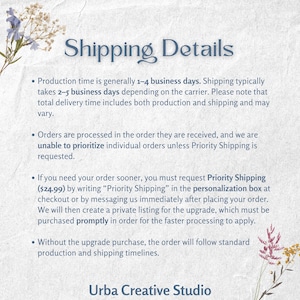 Puede incluir: Imagen con el texto "Shipping Details" y vi&ntilde;etas que detallan los tiempos de producci&oacute;n y env&iacute;o. El texto tambi&eacute;n menciona "Urba Creative Studio". Hay elementos florales decorativos en las esquinas.