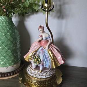 S*S様 イタリア製　カポディモンテ焼　フイギリン置物　ランプ Capodimonte figurine lamps - Etsy 日本