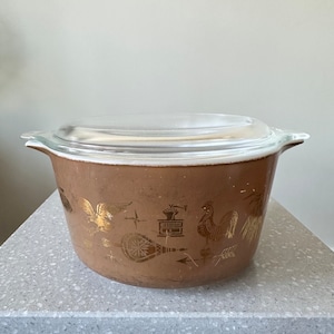 Pyrex Early American Casserole Dish w/ Lid Vintage 1qt Ovenware