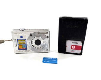 Sony Cyber-shot DSC-W30 Digital Camera 6MP Y2K Silver Tested Working Battery Charger Memory Stick