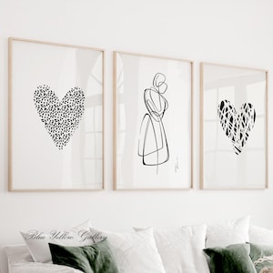 Juego de 3 láminas de arte de pared para dormitorio con diseño de amor. Decoración minimalista con un corazón sobre la cama. Lámina romántica de pareja, ideal para San Valentín.