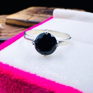 Black Onyx Solitaire Ring Round Cut in Solid 925 Sterling Silver, Minimalist Engagement or Wedding Band Ring, Handmade Jewelry Gift for Her