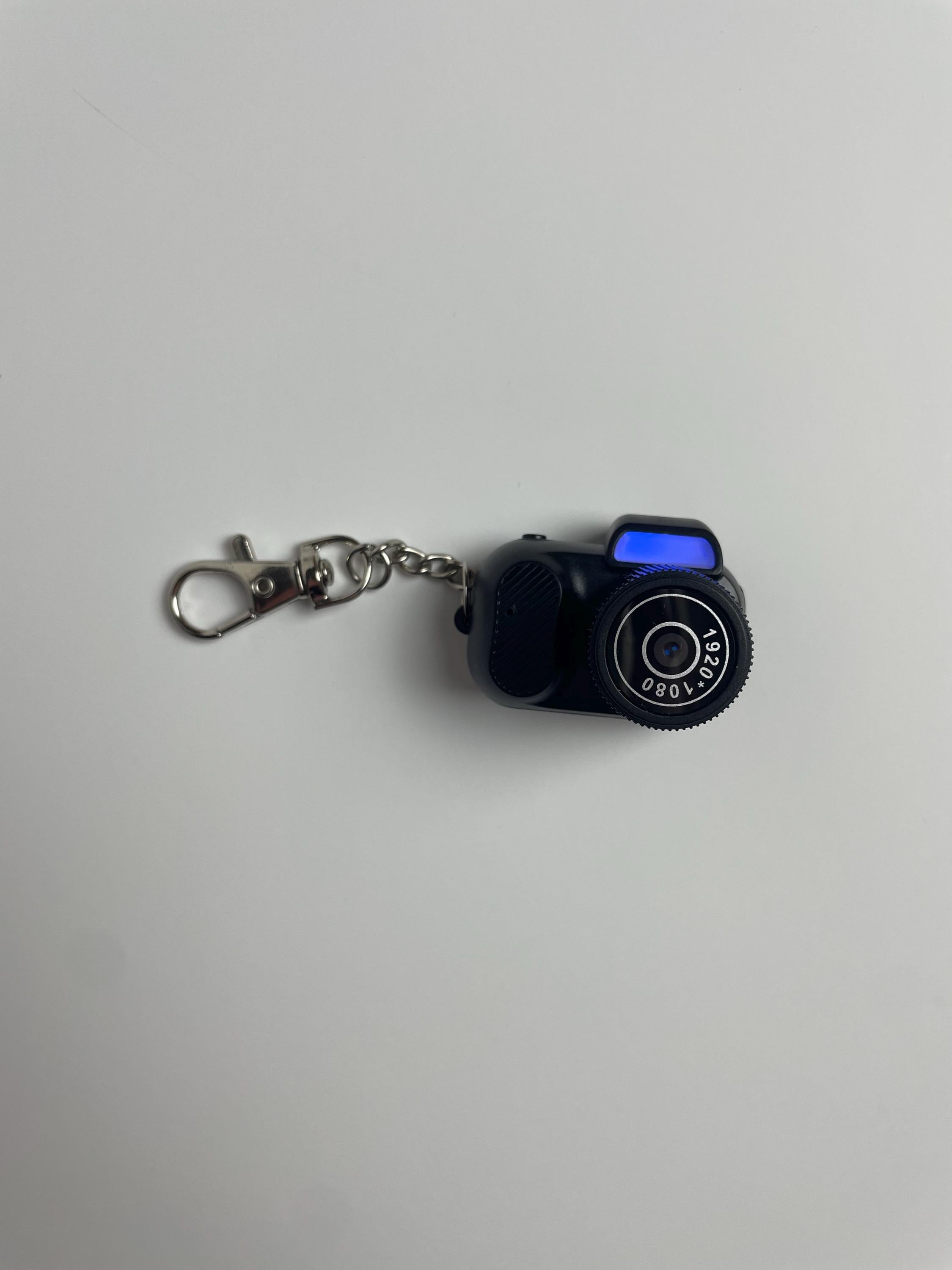 Relaxweex Mini Keychain Camera 1080p 16GB Small Retro Camera With Camera Bag Portable Tiny Photo Video Camera 100 Mins Battery Life Micro Video Camcorder For Travel Study Recording