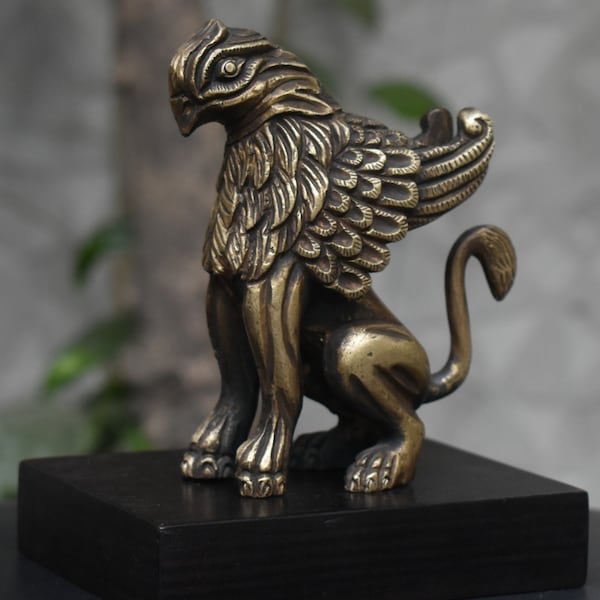 SAGV, Griffin Mythological Statue/Eagle Lion Sculpture.