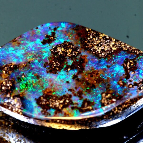 Magnificent Yowah Australian Opal - 4.5 Ct Stone for jewelry or collection - Australian boulder opal from Yowah top polish jewerly