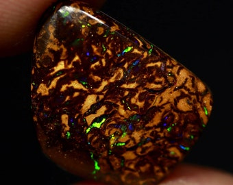 Australian Boulder Opal from Queensland - 6.35ct - collectible opal or for jewelry