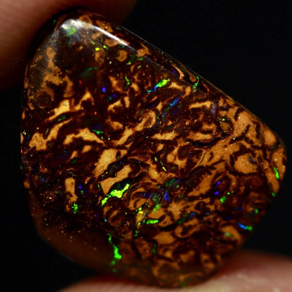 Australian Boulder Opal from Queensland - 6.35ct - collectible opal or for jewelry