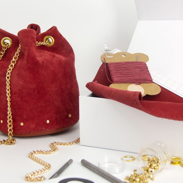 Kit création DIY sac seau en en cuir rouge avec rivets décoratifs