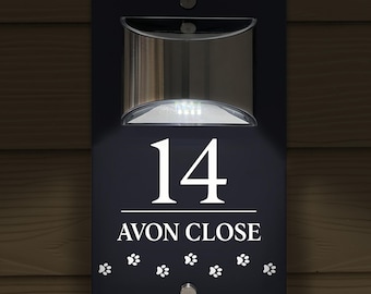 Custom Signs Solar Illuminated Modern Anthracite House Number Sign 24cm x 14.5cm Paws Walk Paw Print Dog Horizontal Design