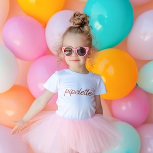 Personalized embroidered children&#39;s t-shirt - Text of your choice - Unique gift for children - Personalized cotton t-shirt - Custom embroidery