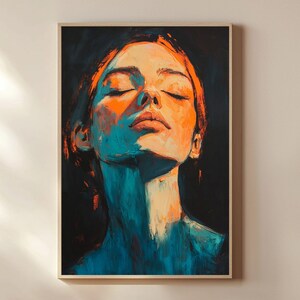 Puede incluir: Una pintura de un rostro con los ojos cerrados. El rostro está pintado en tonos de naranja, azul y verde sobre un fondo oscuro.