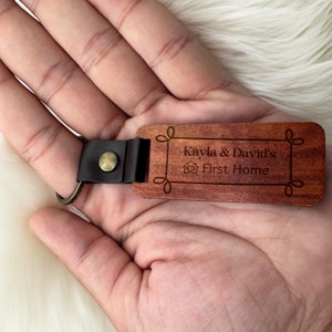 Personalized Wooden keychain Custom keychain Gift for Boyfriend, keychain gift for kids Gift for Dad,Gift wedding grooms man gift bridesmaid