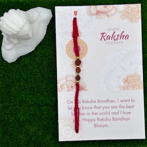 RUDRAKSHA RAKHI, Rakhri, rakhi, lotus rakhi, moti rakhi, carte bhaiya rakhi, ensemble de rakhi, idées pour rakhi, combo rakhi, combo rakhi personnalisable