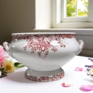 Ironware soup tureen or vegetable dish – Colombier rose model, Saint-Amand, in ironware