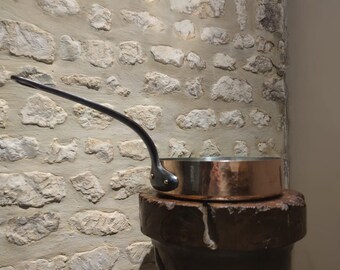 Hammered copper sauté pan E.DEHILLERIN PARIS 18 rue coquillière 12.20&quot;, new tinning, 2.5mm, year 1900