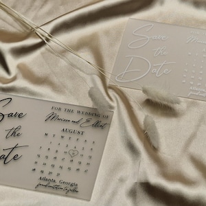 Matte Acryl Save the Date - Eleganter Kalender - Hochzeitserinnerung - Individuell gravierte Acryl Karte