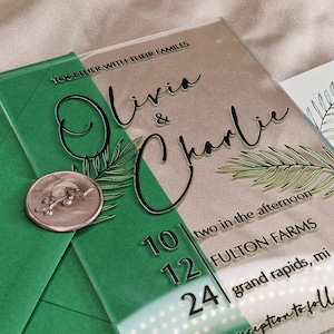 Heldere acrylhuwelijksuitnodiging met groen | Aangepaste moderne minimalistische plexiglas uitnodiging | UV-bedrukte trouwkaart