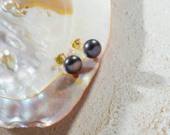 Black Pearl Earrings: Elegant Studs or Dangle Jewelry