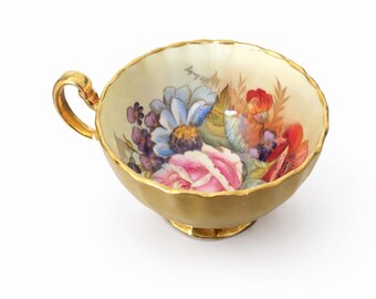 Taza de té vintage de porcelana fina Aynsley con interior floral dorado, de J.A. Bailey, Inglaterra. Pieza de colección.