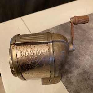 Vintage Boston Pencil Sharpener (GX)
