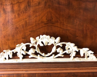 Remate decorativo de hierro fundido de 25” x 7 1/2” (JN)