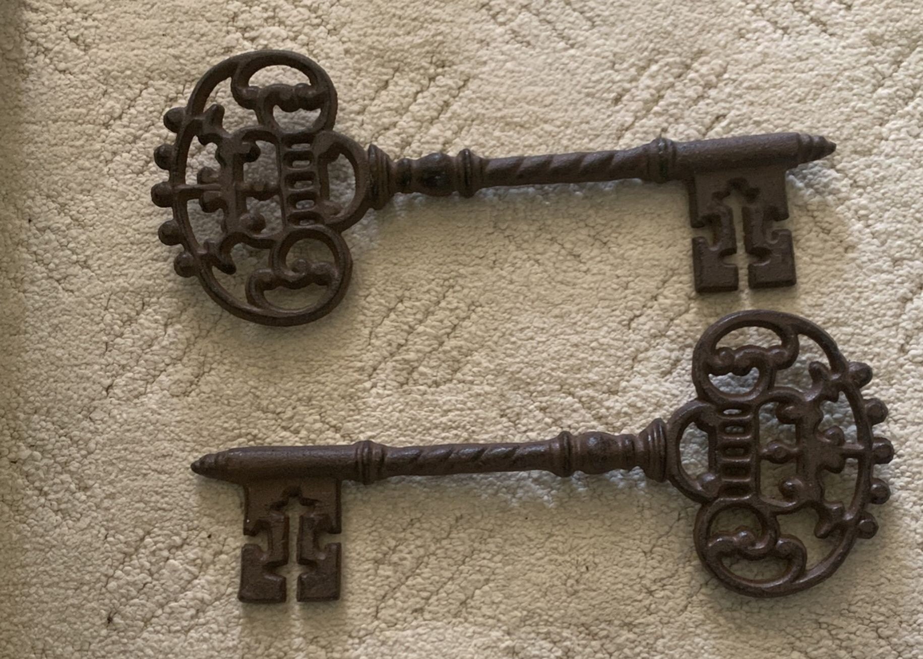 Vintage Set of Two Cast Iron Wall Keys Etsy