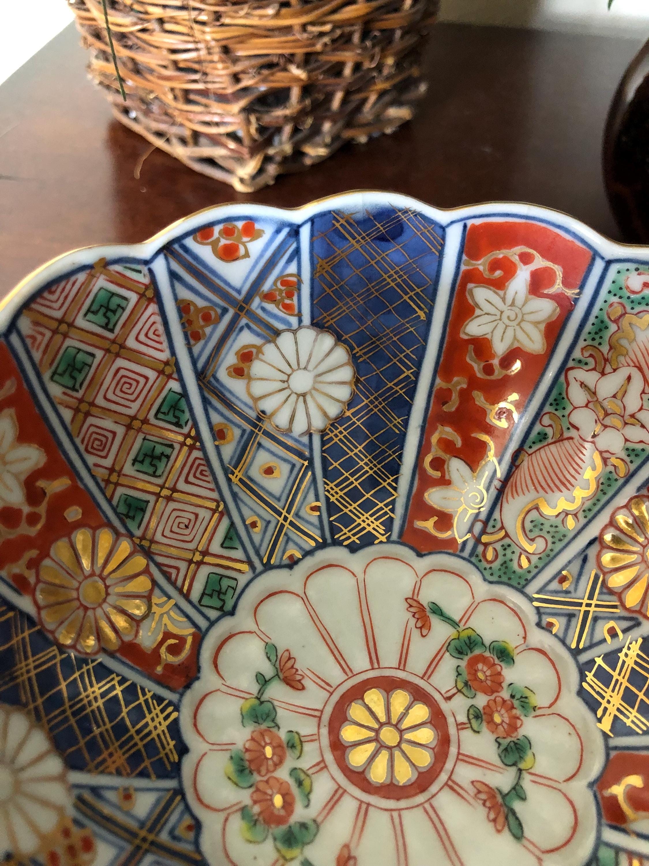 Rare Scalloped Edge Hand Painted Gold Accent Floral Japanese