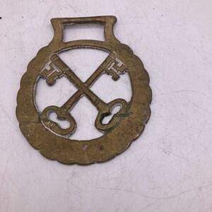 Brass Horse Keys Medallion (D4)